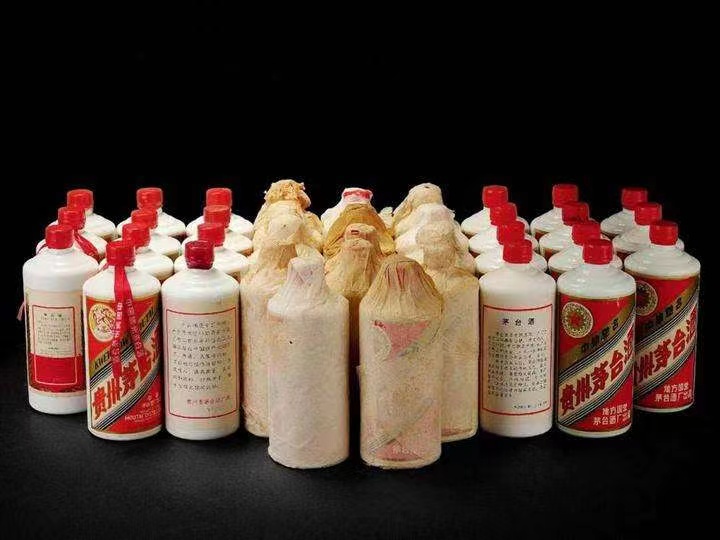 华南热作学院日照岚山回收酒价格哪里回收(附近上门回收茅台酒）?